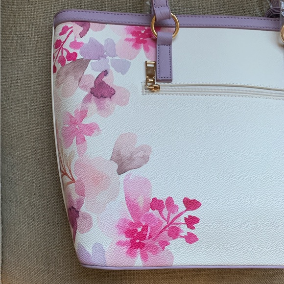 NWT Alyssa Large Tote Floral Design White Pink Purple Gold Hardware - Picture 7 of 14